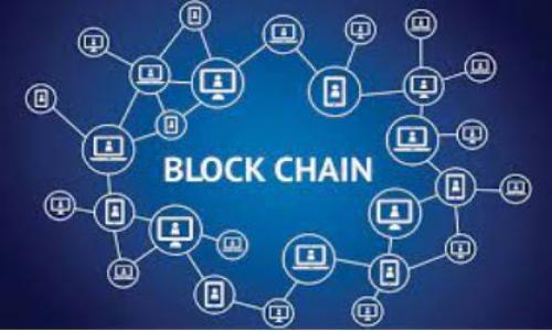 硬件钱包的定义
硬件钱包是一种用于加密货币存储的物理设备，专门设计用来安全存储私钥和进行数字货币交易。与软件钱包不同，硬件钱包的私钥永远不会与互联网上的系统接触，这大大降低了黑客攻击的风险。

硬件钱包通常外形像USB闪存驱动器或小型移动设备。它们能够将用户的私钥存储在安全的硬件环境中，抵挡病毒和恶意软件的攻击。许多硬件钱包还提供屏幕和物理按钮，便于用户确认交易并增加安全性。

硬件钱包的工作原理
硬件钱包的基本工作原理是通过数据加密和隔离将私钥存储在一个安全的环境中。当用户需要发送或接收加密货币时，钱包会通过其自带的安全环境对交易进行签名，而不需要将私钥暴露给外部设备或软件。

硬件钱包内部通常配备了安全芯片，这些芯片负责保护存储在设备中的私钥，防止未授权访问。当用户需要进行交易时，硬件钱包会生成一个交易签名，随后将已签名的交易发送到网络，而私钥则始终保持在安全状态。

硬件钱包的优势
硬件钱包的主要优势在于其安全性。因为私钥被离线存储，远离互联网连接，极大地降低了黑客作案的风险。此外，由于大多数硬件钱包都提供多重身份验证和密码保护，如果设备丢失或被盗，用户仍然可通过助记词或恢复种子恢复其持有的资产。

此外，硬件钱包通常支持多种加密货币，使得用户可以在单一设备上管理多种资产。这种灵活性在当前多样化的数字货币生态系统中尤为重要。

硬件钱包的局限性
尽管硬件钱包提供了高水平的安全性，但它们也有一定的局限性。首先，硬件钱包通常价格较高，特别是在支持多种加密货币的情况下。对于刚开始接触数字货币的小白用户来说，初期投入可能显得较大。

其次，硬件钱包使用起来相对复杂，需要一定的技术知识。当用户需要进行交易时，需要将钱包连接到计算机或手机，并输入密码确认交易，这一过程对于一些缺乏技术背景的用户来说可能会造成一定的困惑。

选择硬件钱包的注意事项
在选择硬件钱包时，用户需要考虑几个重要因素。首先，兼容性是关键，不同的硬件钱包支持的加密货币种类不同，用户需根据自己的持币需求选择合适的设备。

其次，品牌和信誉非常重要。选择市场上知名度较高、用户评价良好的硬件钱包品牌，能进一步保证资金的安全性。最后，用户还应关注硬件钱包的使用便捷性和软件界面友好性，确保在使用过程中不会遇到太多困难。

硬件钱包使用中的安全建议
使用硬件钱包时，除了选择安全的设备外，用户还要了解并遵循一些基本的安全建议。首先，始终更新硬件钱包的固件，以获取最新的安全补丁。其次，妥善保管助记词，避免将其存放在电子设备上，以防遭到攻击。

还要注意不要在不安全的环境中连接硬件钱包，尽量在信任的设备和网络上进行交易。此外，定期备份硬件钱包的数据，方便在设备丢失或损坏的情况下进行恢复。

相关问题讨论
ul
    li硬件钱包与软件钱包的区别是什么？/li
    li硬件钱包安全吗？会被黑客攻击吗？/li
    li如何选择合适的硬件钱包？/li
    li使用硬件钱包的注意事项有哪些？/li
    li如果失去硬件钱包，资产是否能找回来？/li
/ul